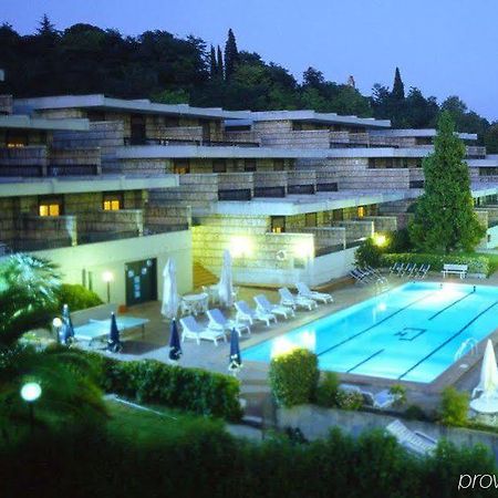Hotel Garden แตร์นี ภายนอก รูปภาพ