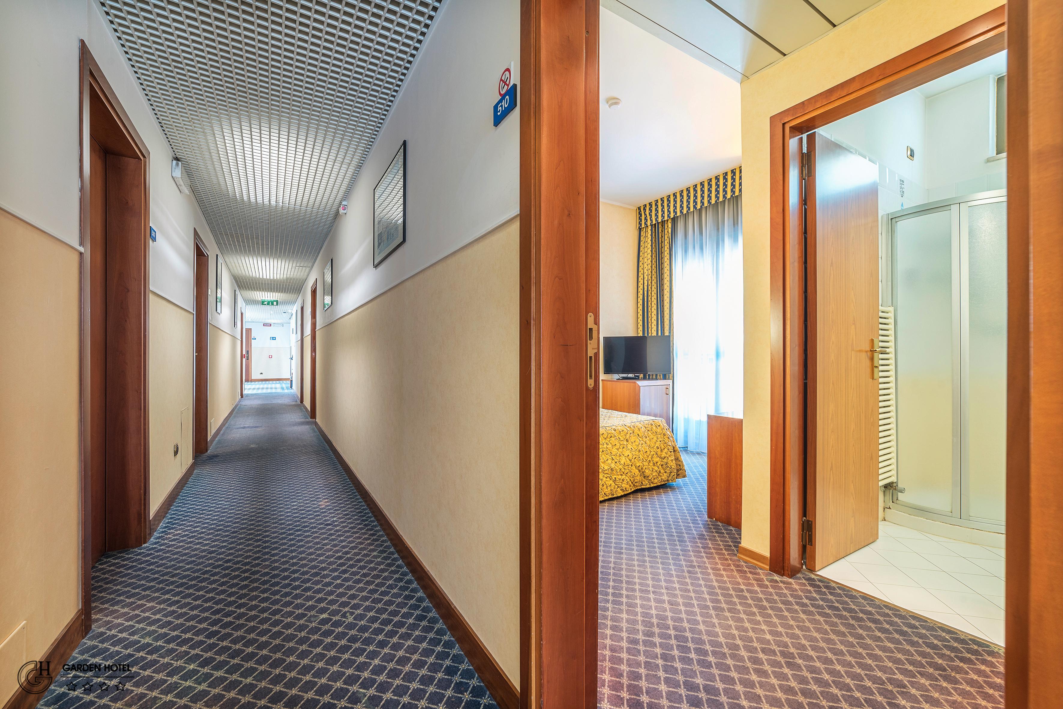 Hotel Garden แตร์นี ภายนอก รูปภาพ