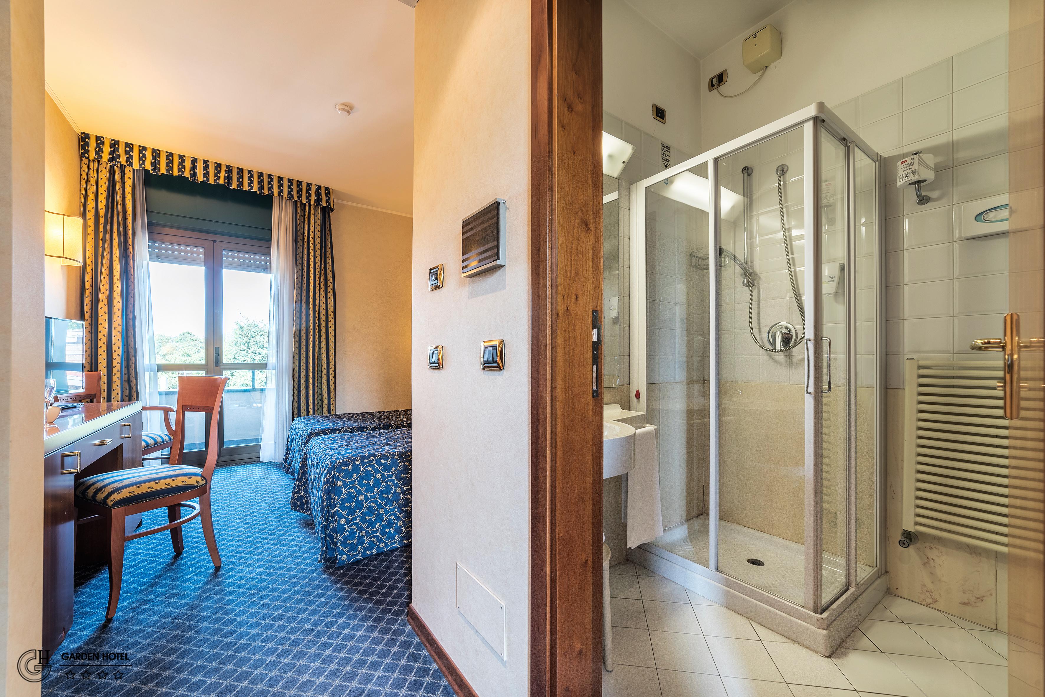 Hotel Garden แตร์นี ภายนอก รูปภาพ