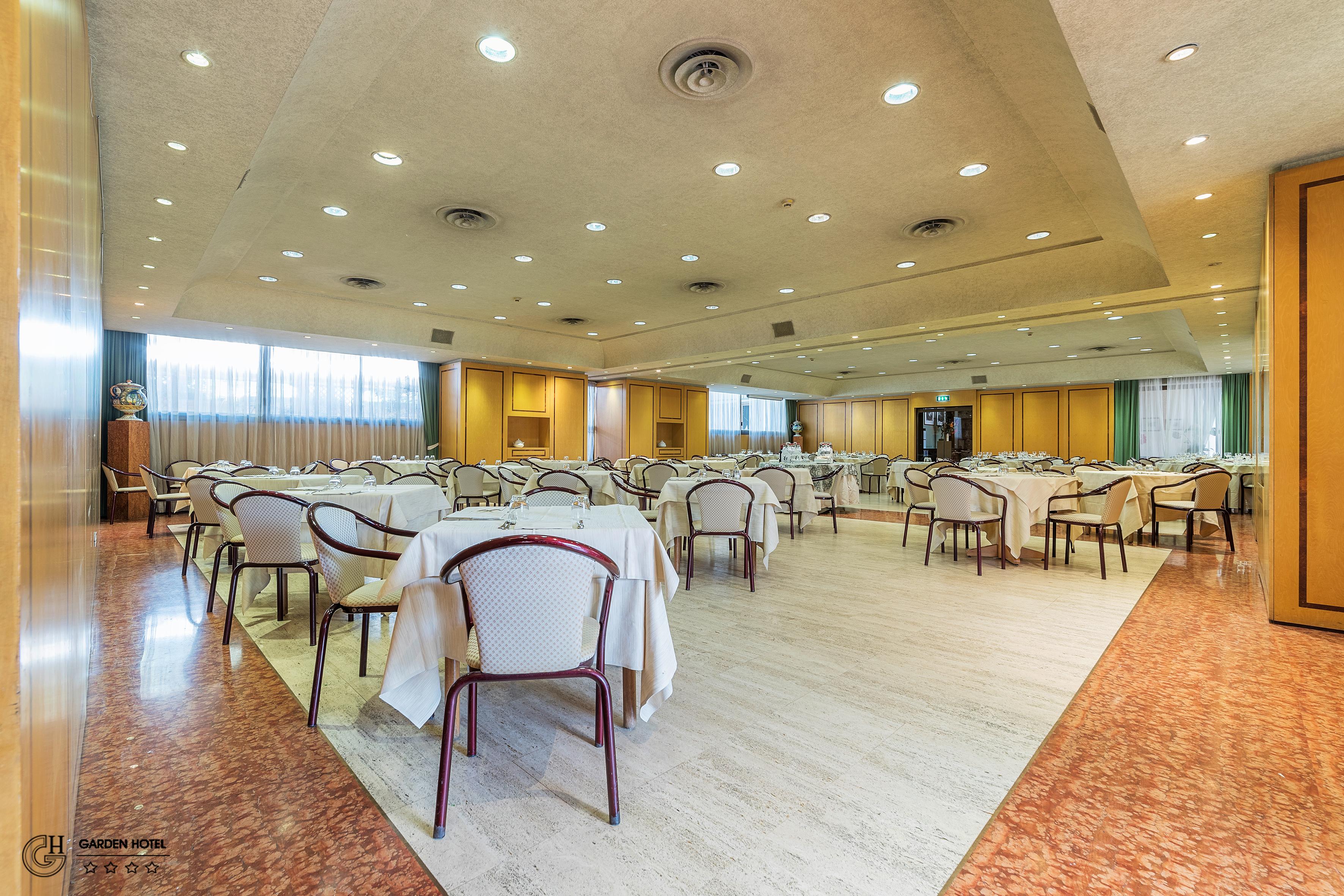 Hotel Garden แตร์นี ภายนอก รูปภาพ