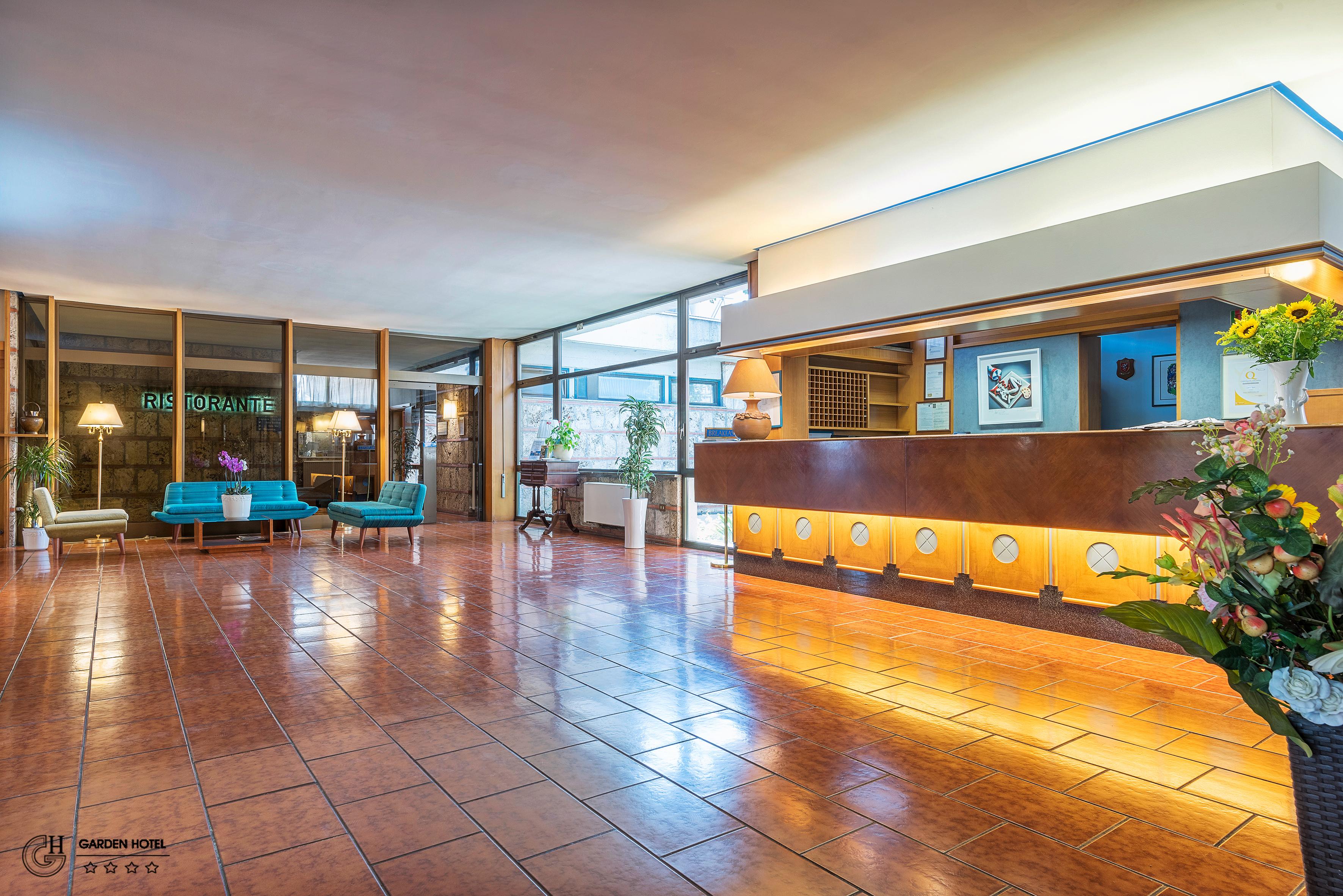 Hotel Garden แตร์นี ภายนอก รูปภาพ