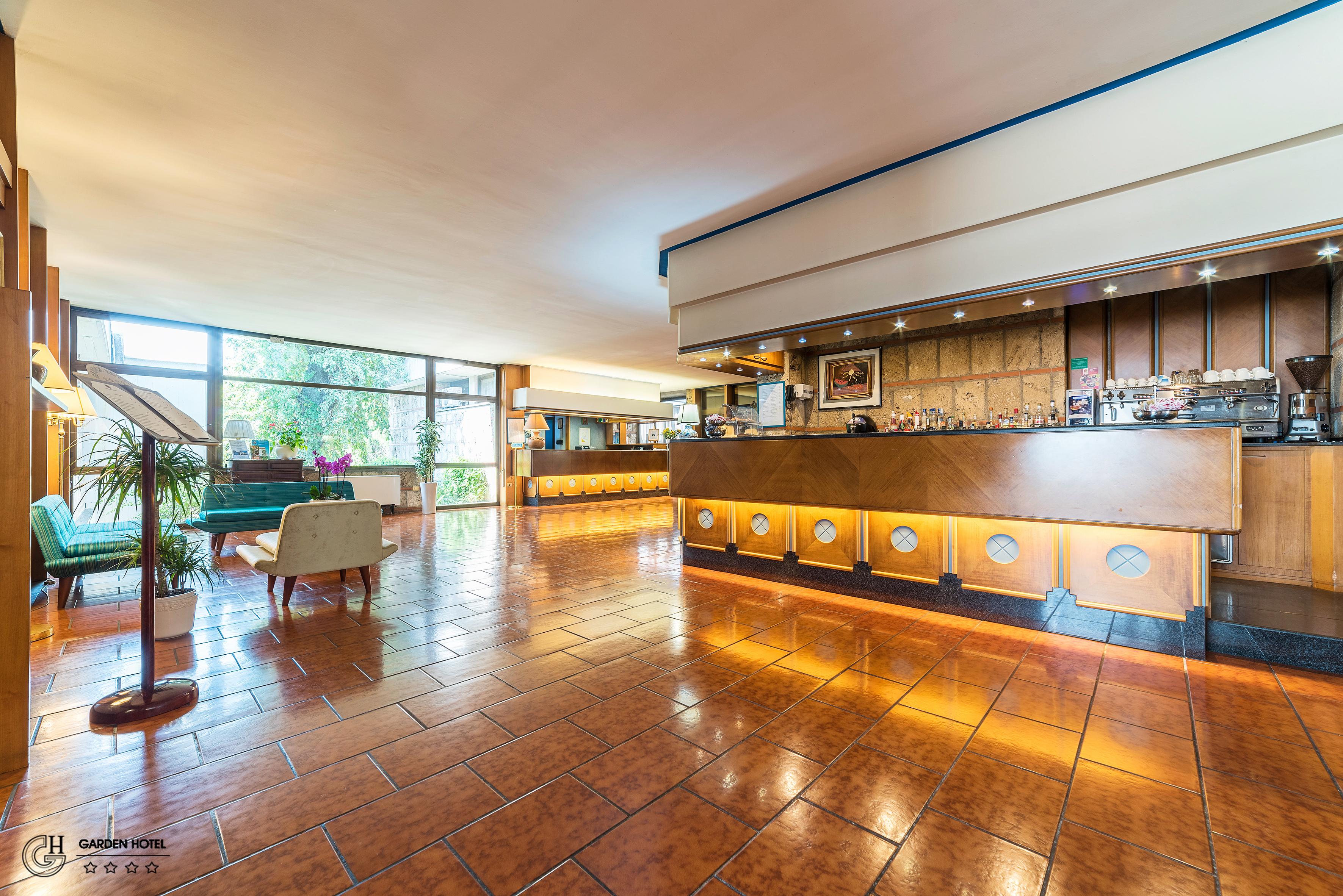 Hotel Garden แตร์นี ภายนอก รูปภาพ